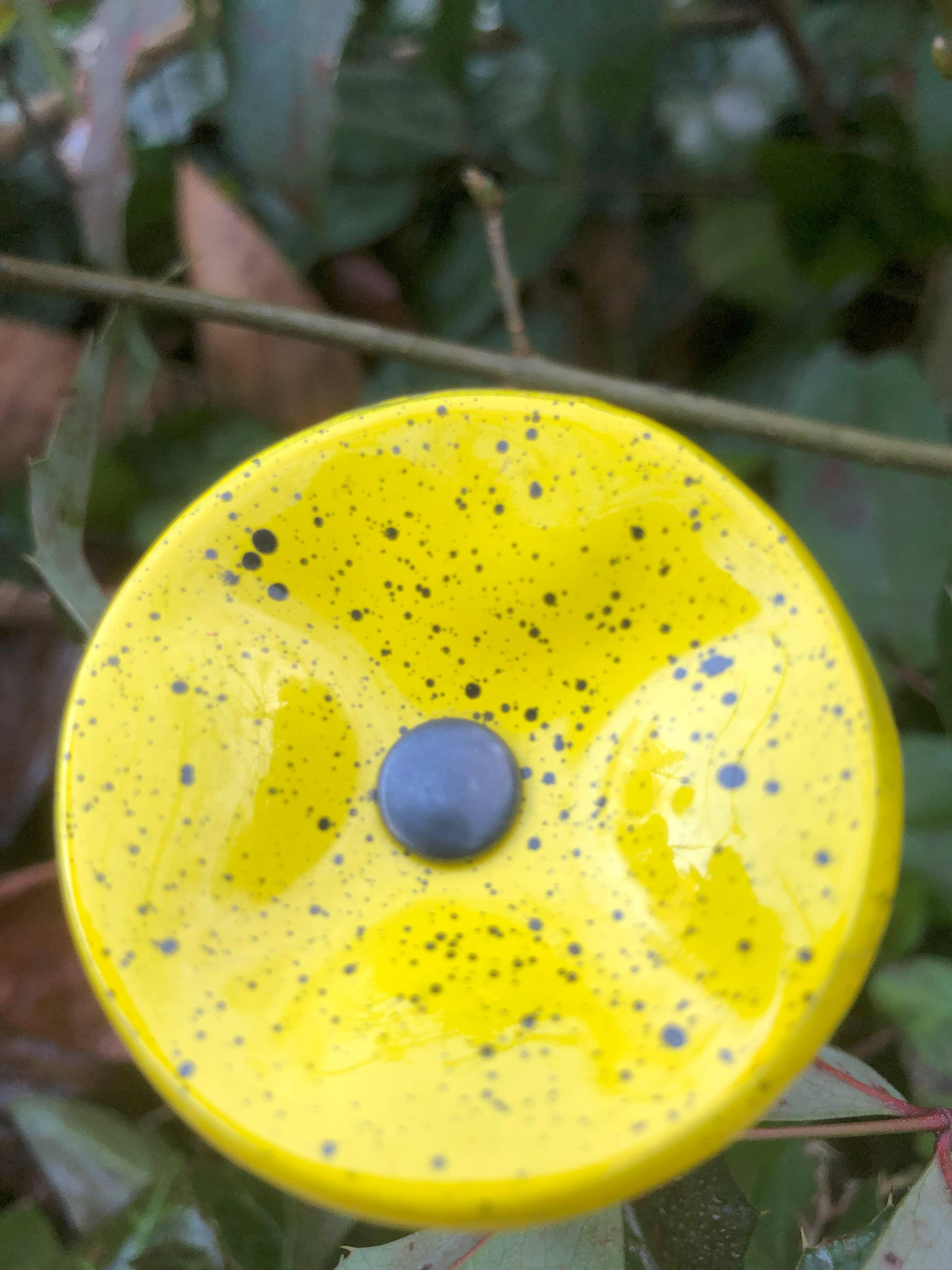 CARNEOL GLASS - Wholesale Garden/Lawn Stake - Small Glass Flower For Outside IN yellow-black16