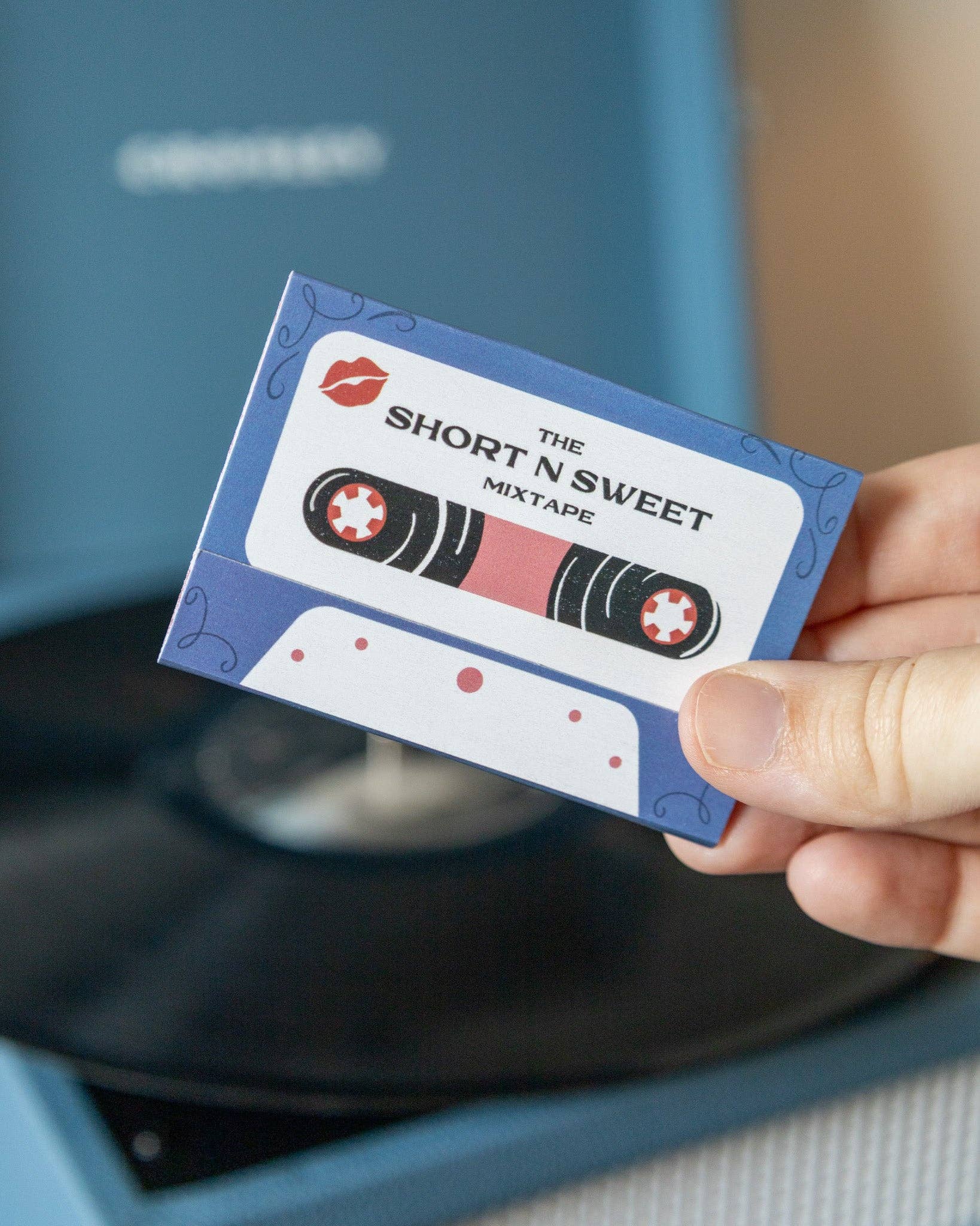 Lindy Stark Designs - Vente Allumettes - Boîte d'allumettes Short N Sweet avec 20 tiges imprimées1