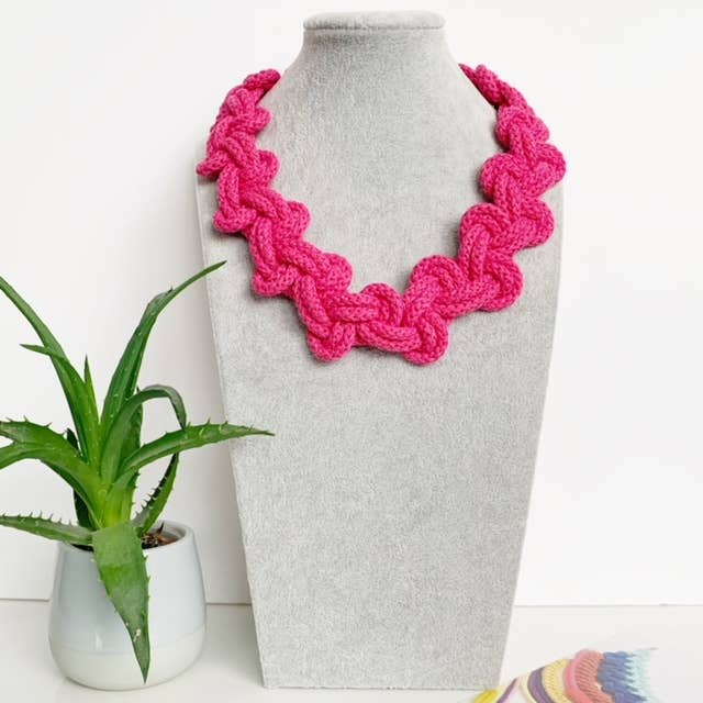 Handmade by Tinni - Wholesale Geweven ketting - The Lilly Necklace - Touwkettingen van biologisch katoen7
