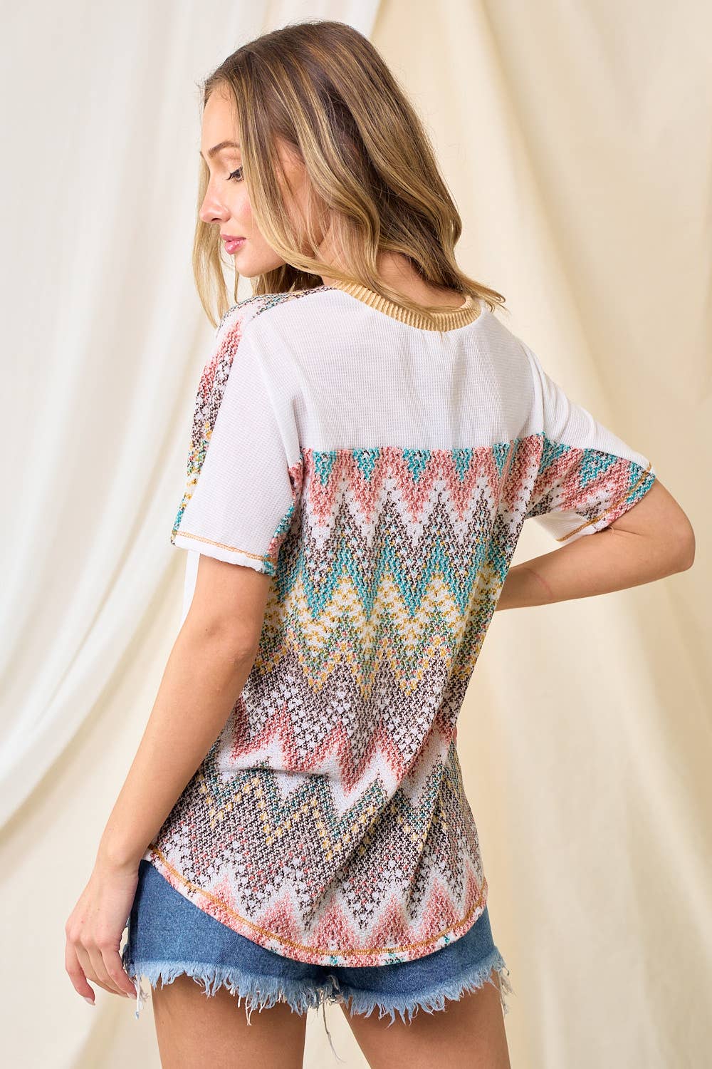 lovely melody - Wholesale T-Shirt - Women's - LMT3883-Lucianas aztect print top4