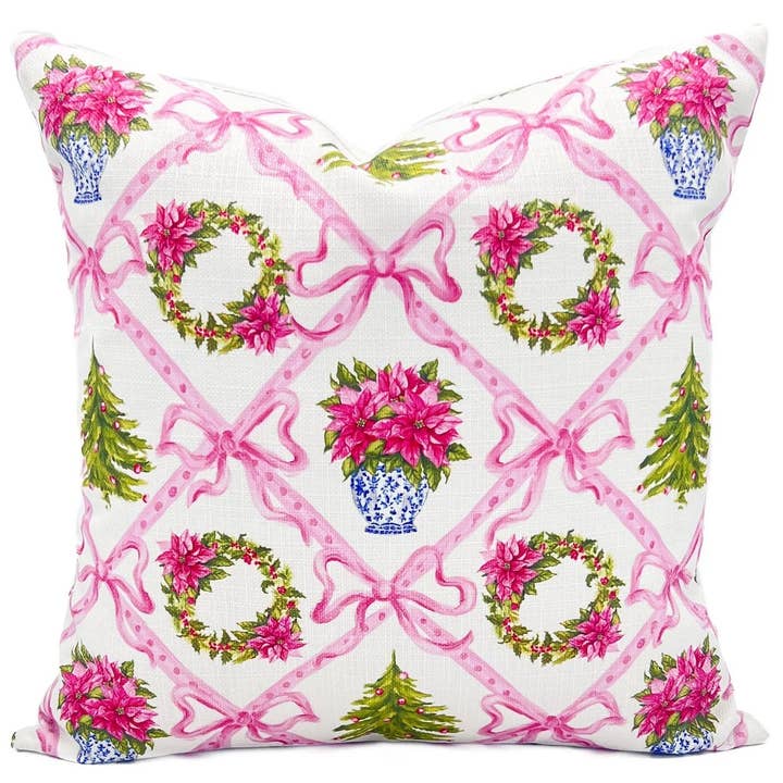 Coussin de Jardin de Noël Rose Antique - Coussin de Noël pour la vente par Rachel Brooks Design, LLC