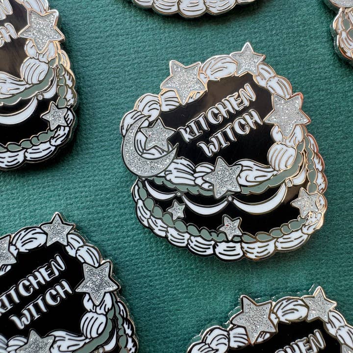 Lady Moon Co.® - Wholesale Lapel Pin/Button - Kitchen Witch Cake Pin3