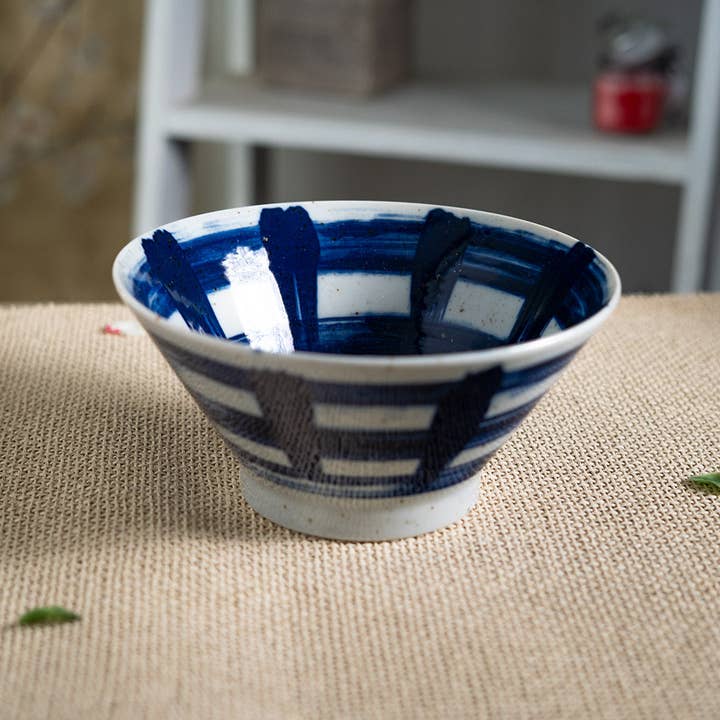 Urban Tokyo - Wholesale Bowl - Hakemegoushi 38oz 7.5"Dia x 3.75"H Porcelain Ramen Bowl JP (4/32)
