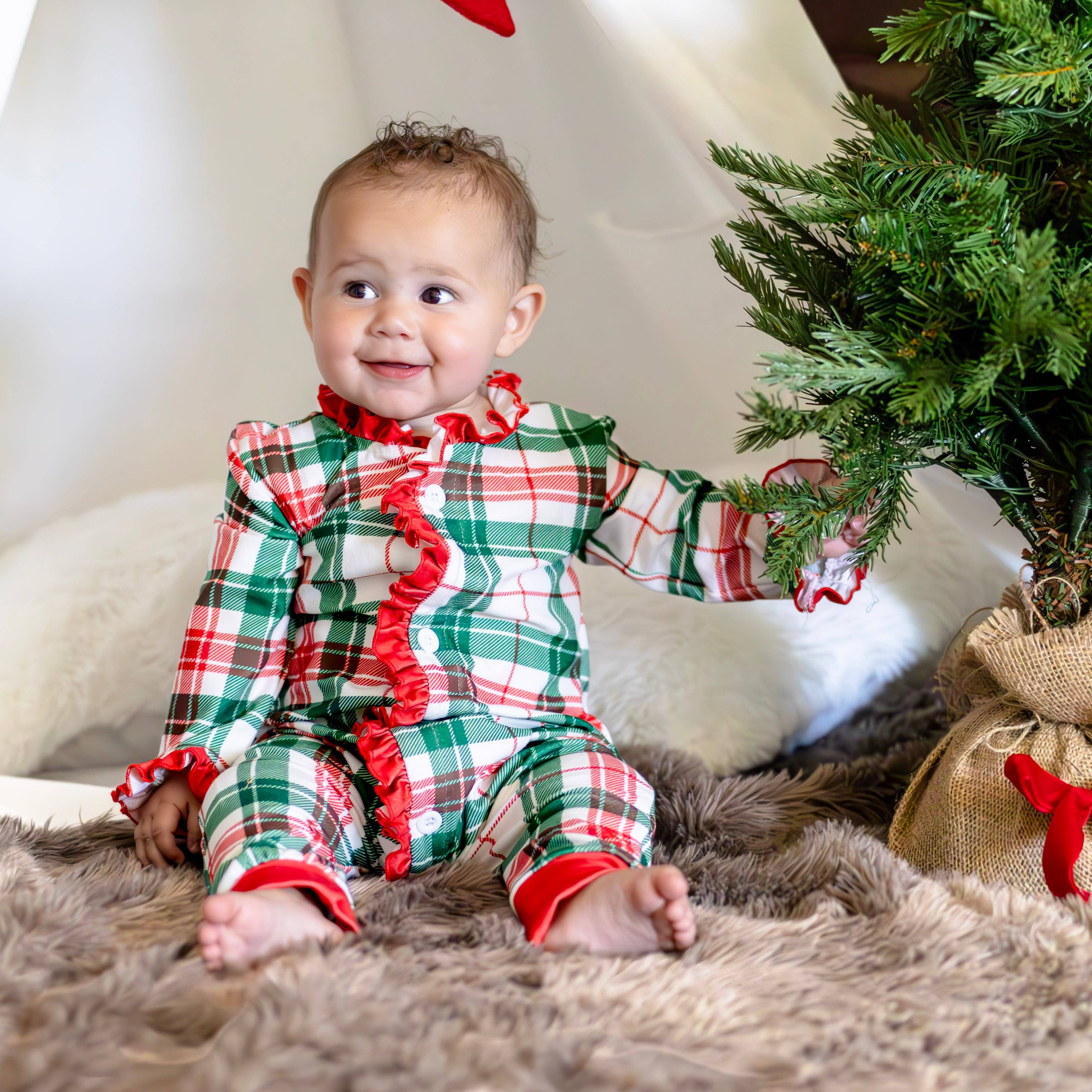Sugar Bee Clothing - Wholesale Sleepsuit - Baby - Christmas 2025 Pajamas - Ruffle Buttflap - Christmas Plaid2