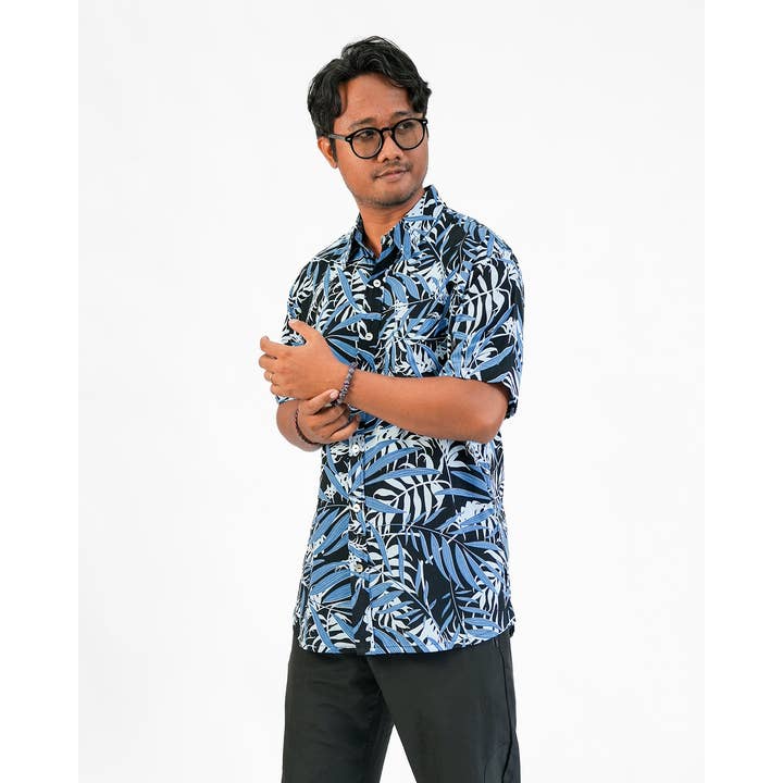 NUEVO | Camisa Estampada Tencel | Azul Palma Negro para venta al por mayor de Balizen Direct from Bali