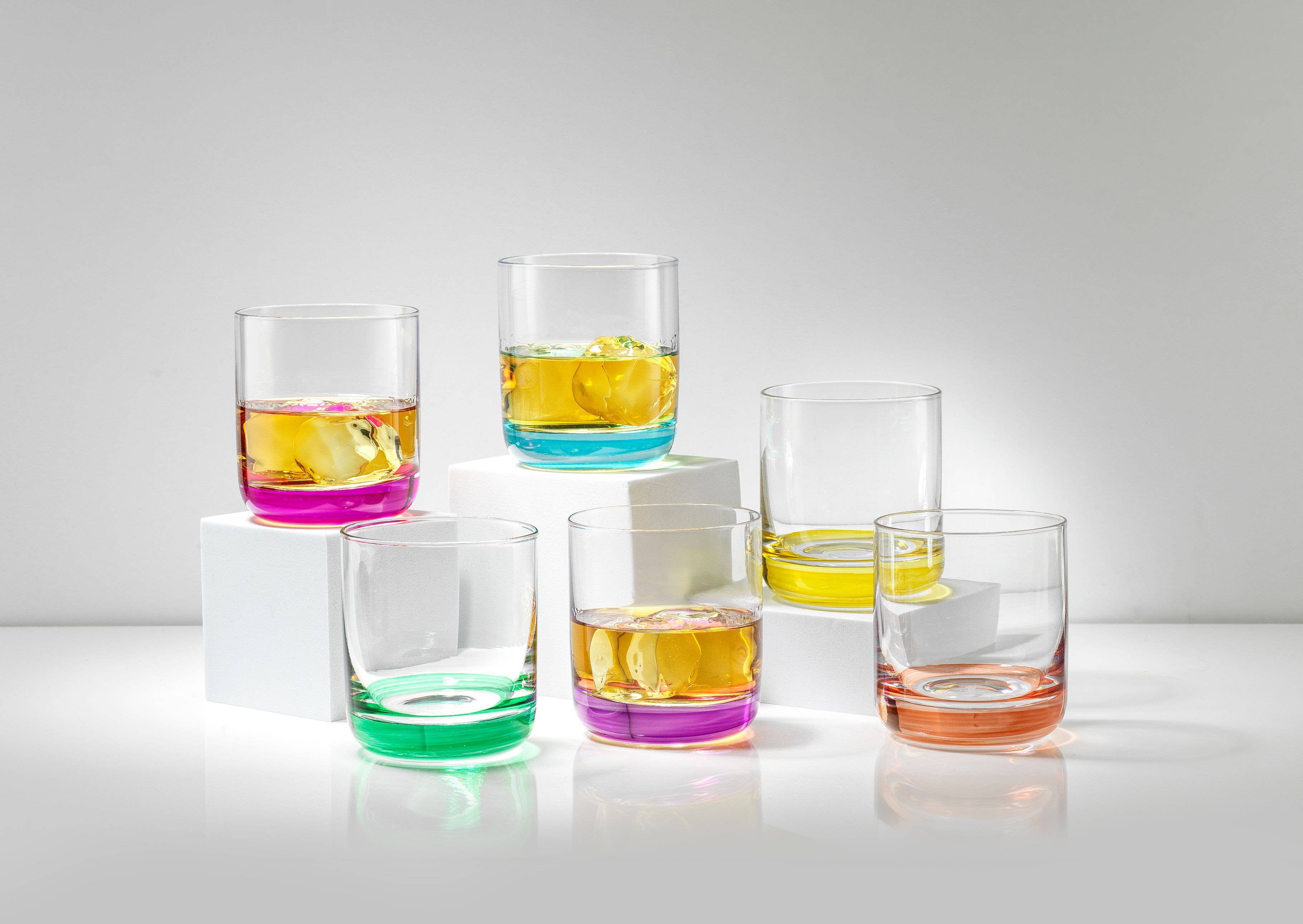 JoyJolt – Großhandel Cocktail-/Schnapsglas – JoyJolt Hue Whiskeyglas-Set, 6 bunte Gläser4