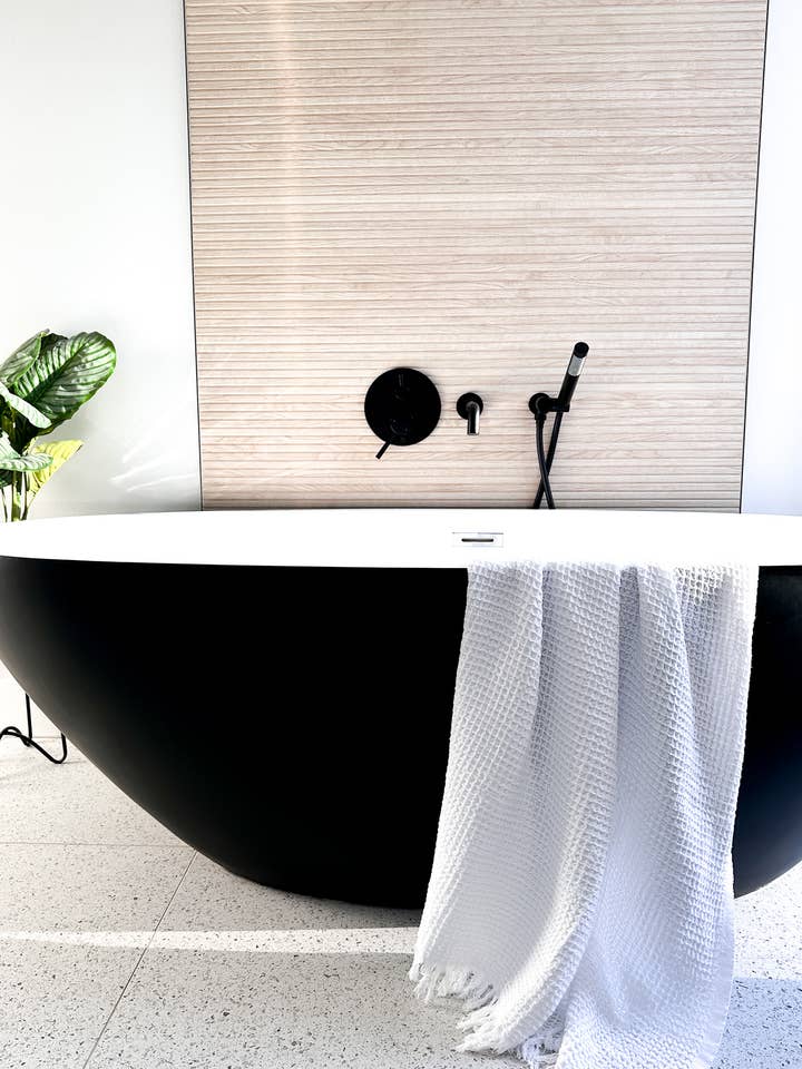 Waffle Bath Towel / White for wholesale by My Kitchen Linens