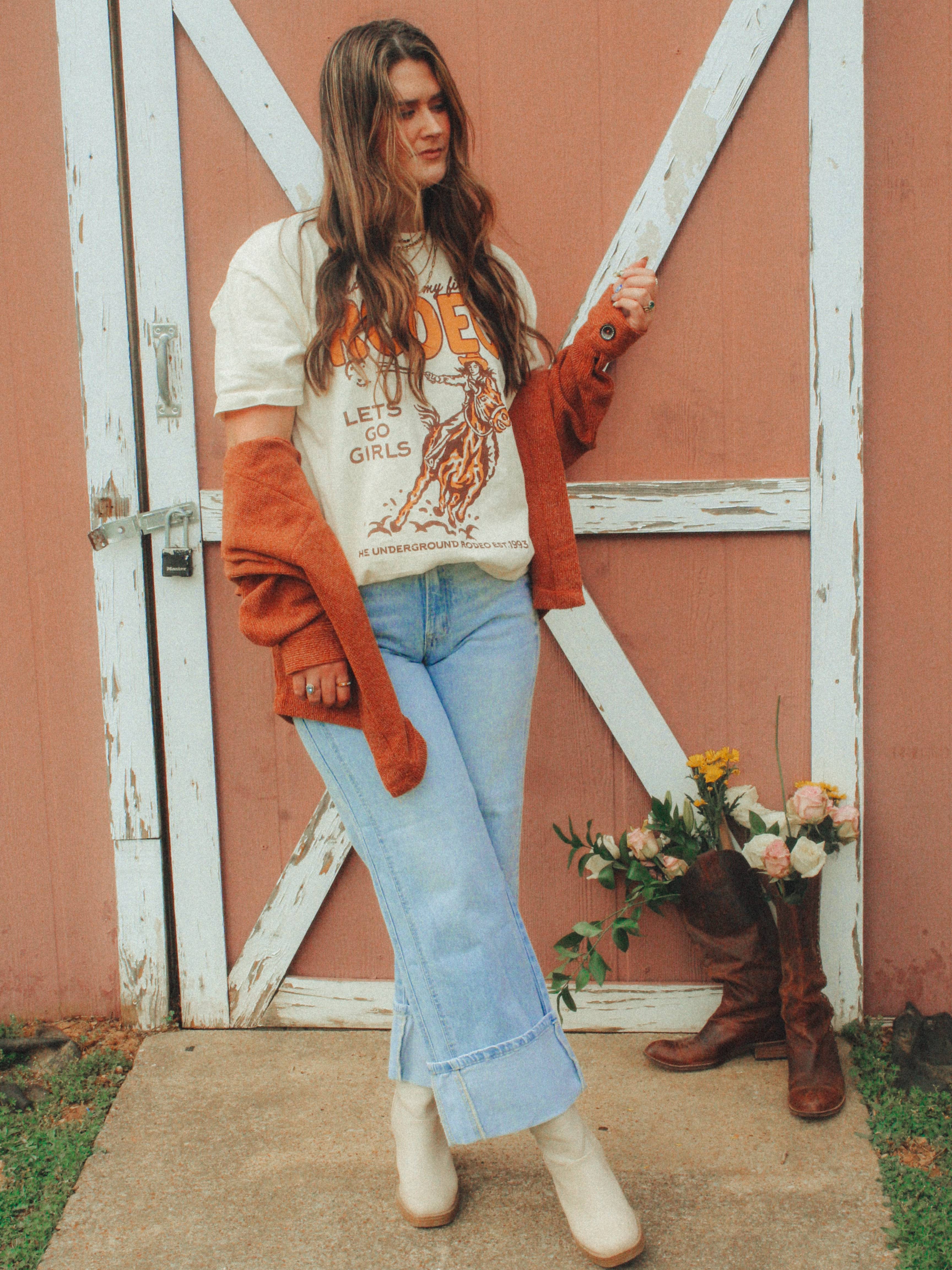 The Clandestine Underground – T-shirt estampada - Mulher por atacado – Esta é a Minha Primeira Tourada, T-shirt Quadrada de Algodão Ocidental6