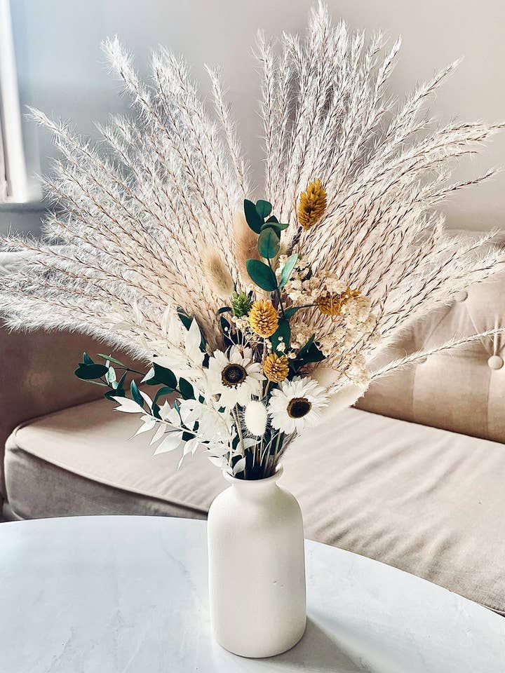 Pampas Arrangement with nordic vase/ pampass grass arrangement / dried flower arrangement/ gift for her, boho decor, wedding flowers / mixed pampas grass for wholesale by DemiVi Style