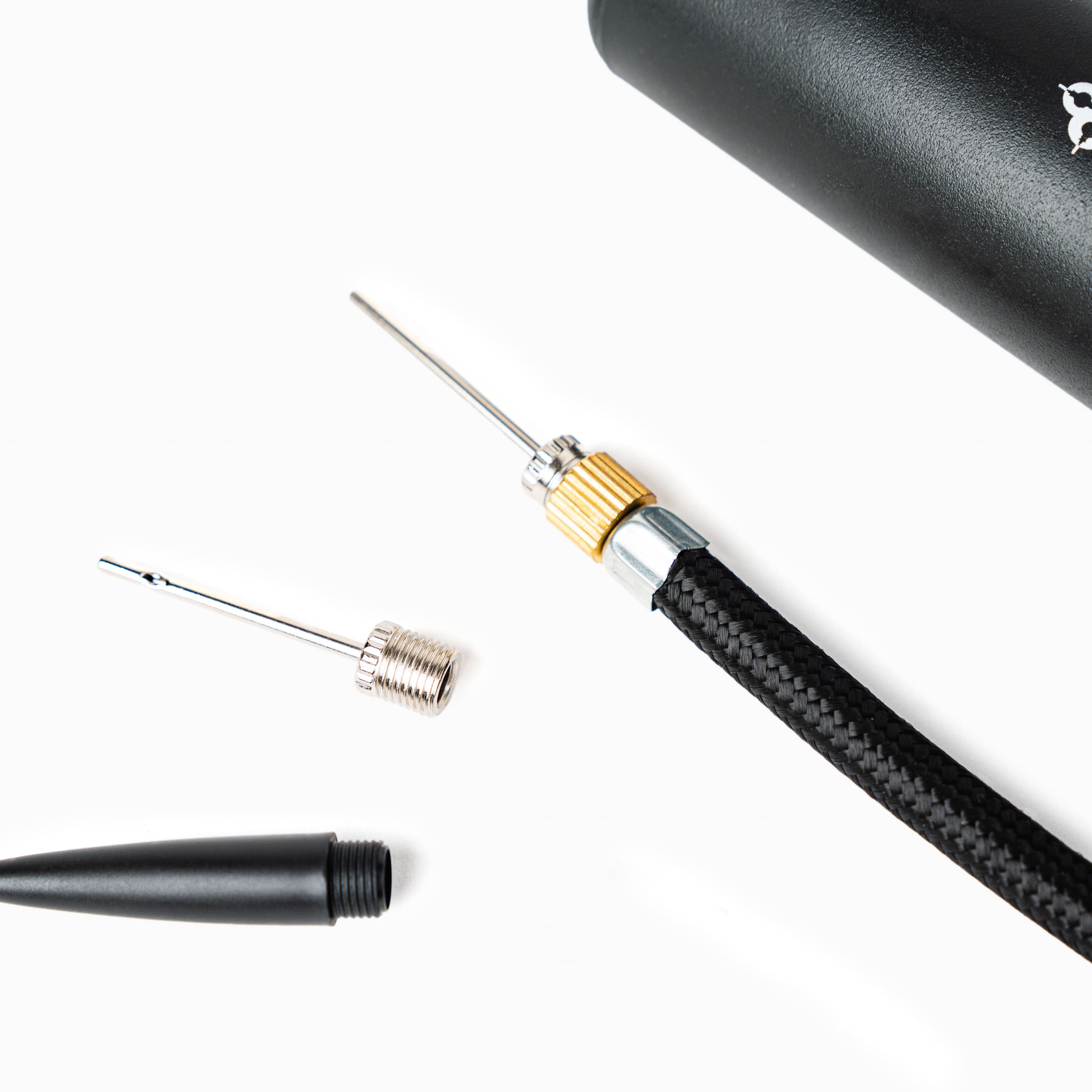 Comrade Berlin - Vendita all'ingrosso Accessori sportivi - Pompa per palloni nera2