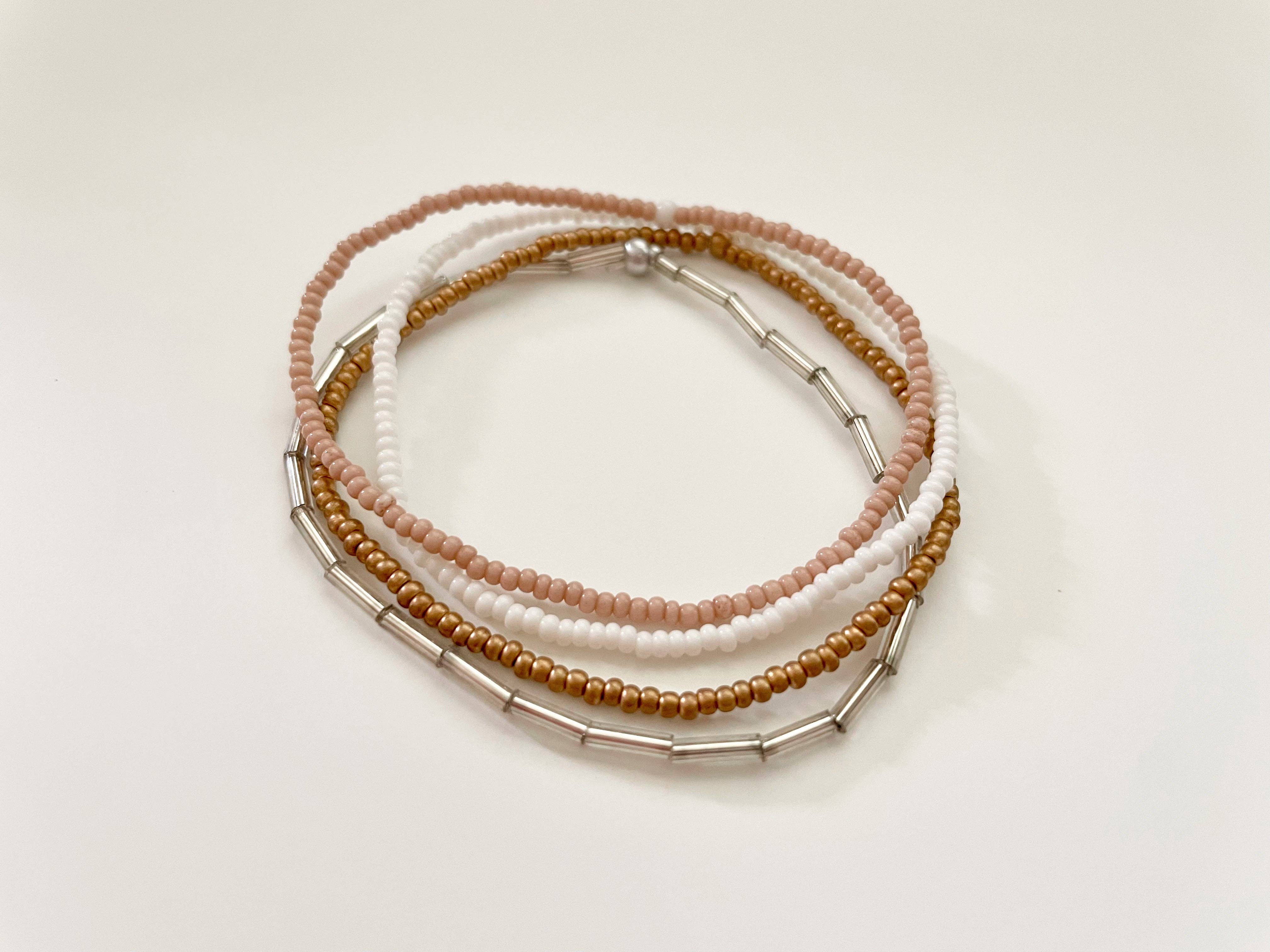 Caitlyn Clare Flair - Vente Parures de bijoux - Ensemble de bracelets extensibles simples et délicats en perles de rocaille5