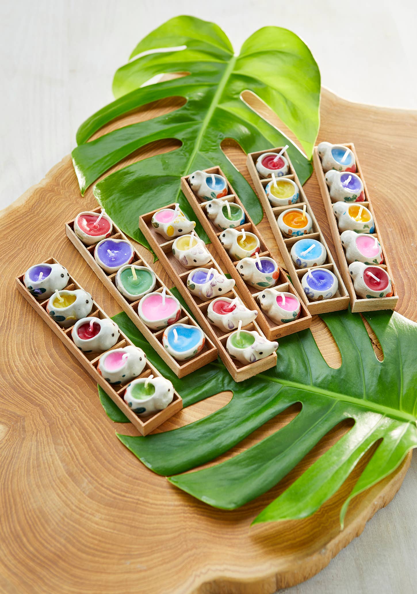 Namaste – wholesale Jar/filled candle – Tray of 5 Assorted Hand Painted Ceramic Candles3