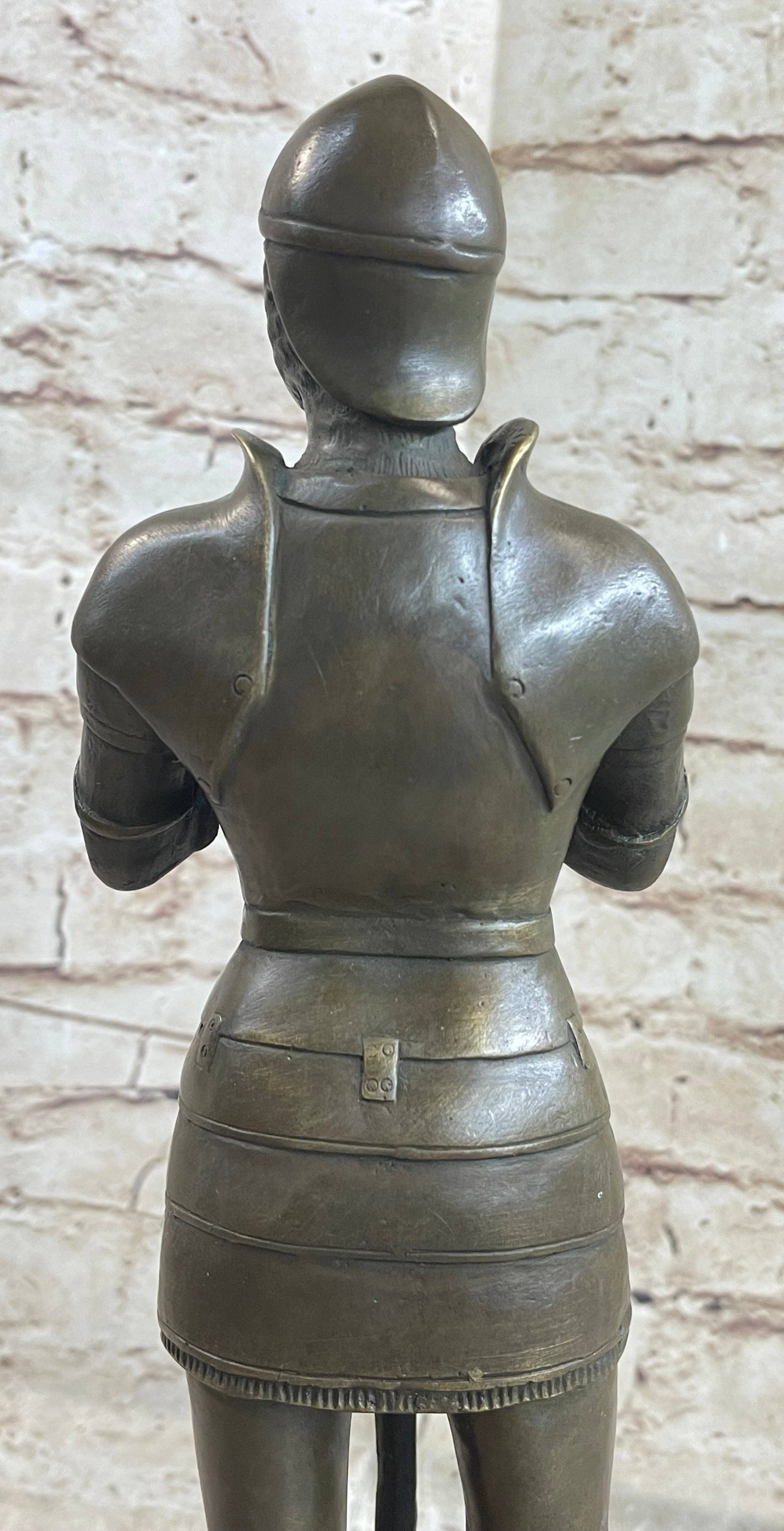 Bronzhaus - Wholesale Sculpture - Medieval European Knight Heavy Armor Bronze Statue Sculpture Figure 14" x 5"7