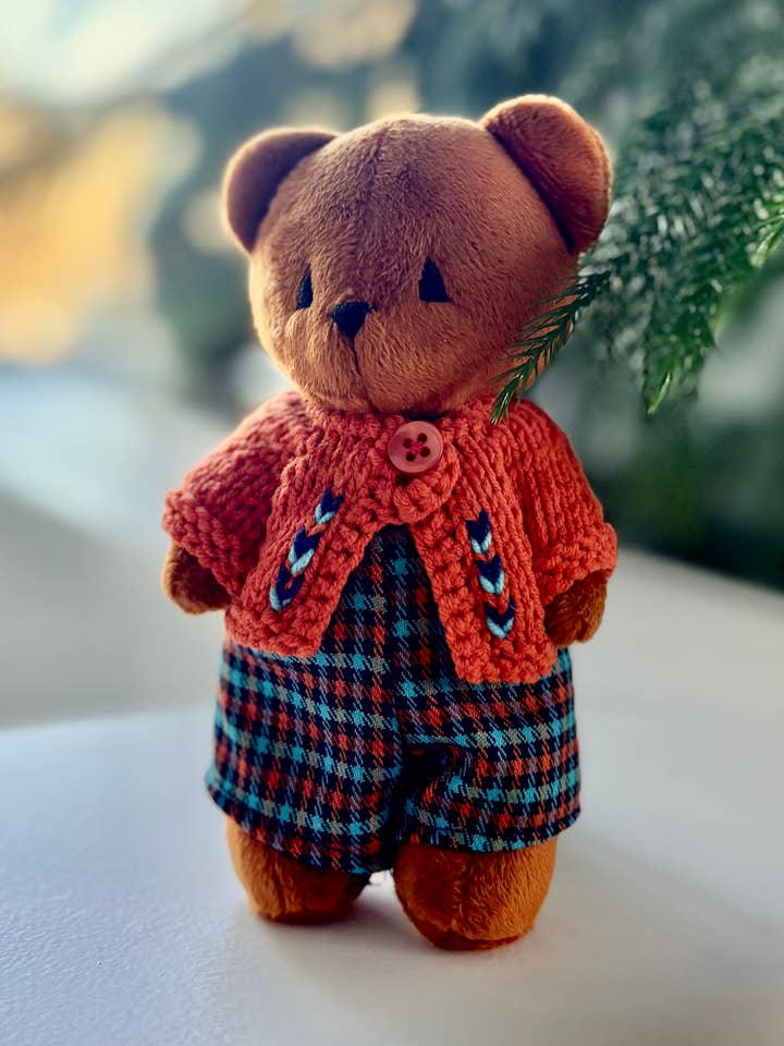 Teddy bear in outfit (cinnamon) for wholesale by Frank and Bubby