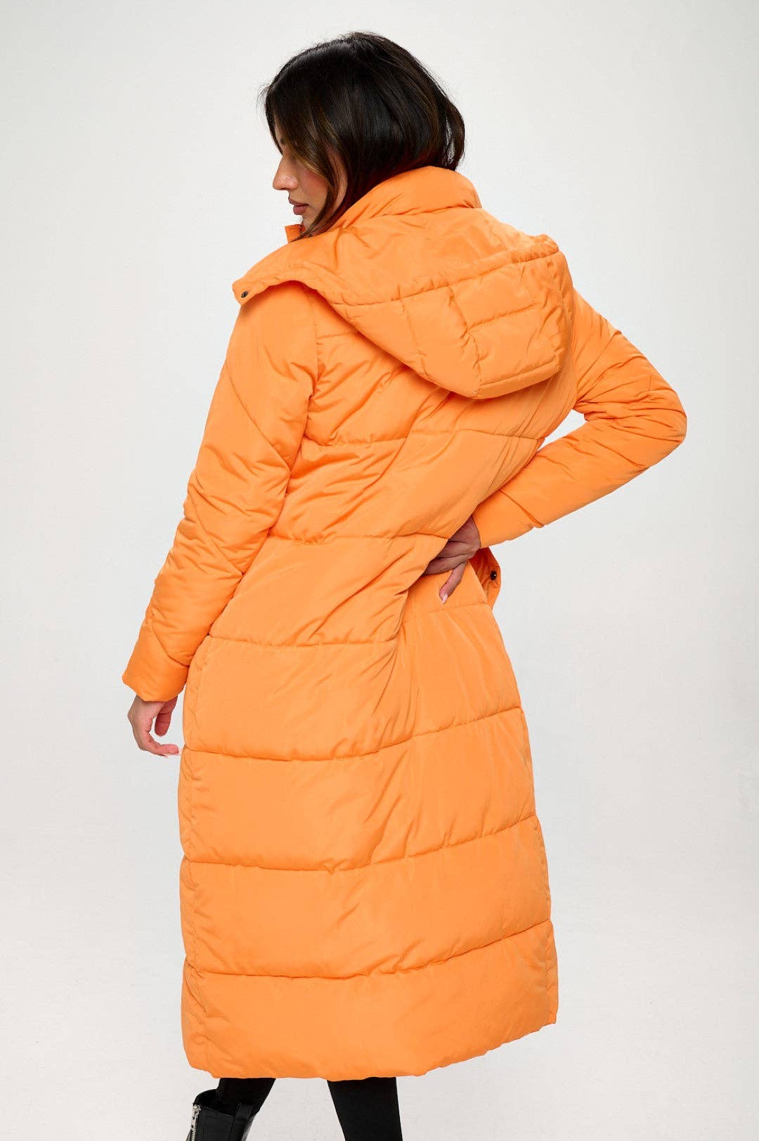 Alaranjado QB702L1: Casaco Acolchoado Maxi Vegan Tangerine Dream para venda a revendedores na Faire3