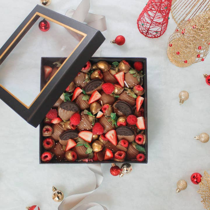 Elegant Design Supply - Wholesale Gift box - Square Gift Box with Clear Lid and Ribbon - Various Colors - For Luxury Flower/ Gift / Chocolate Strawberry Arrangements31