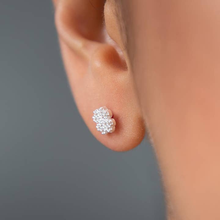 Volenia Silver - Wholesale Stud/Post Earrings - Women's Elegant Flower Model 925 Sterling Silver Earrings0