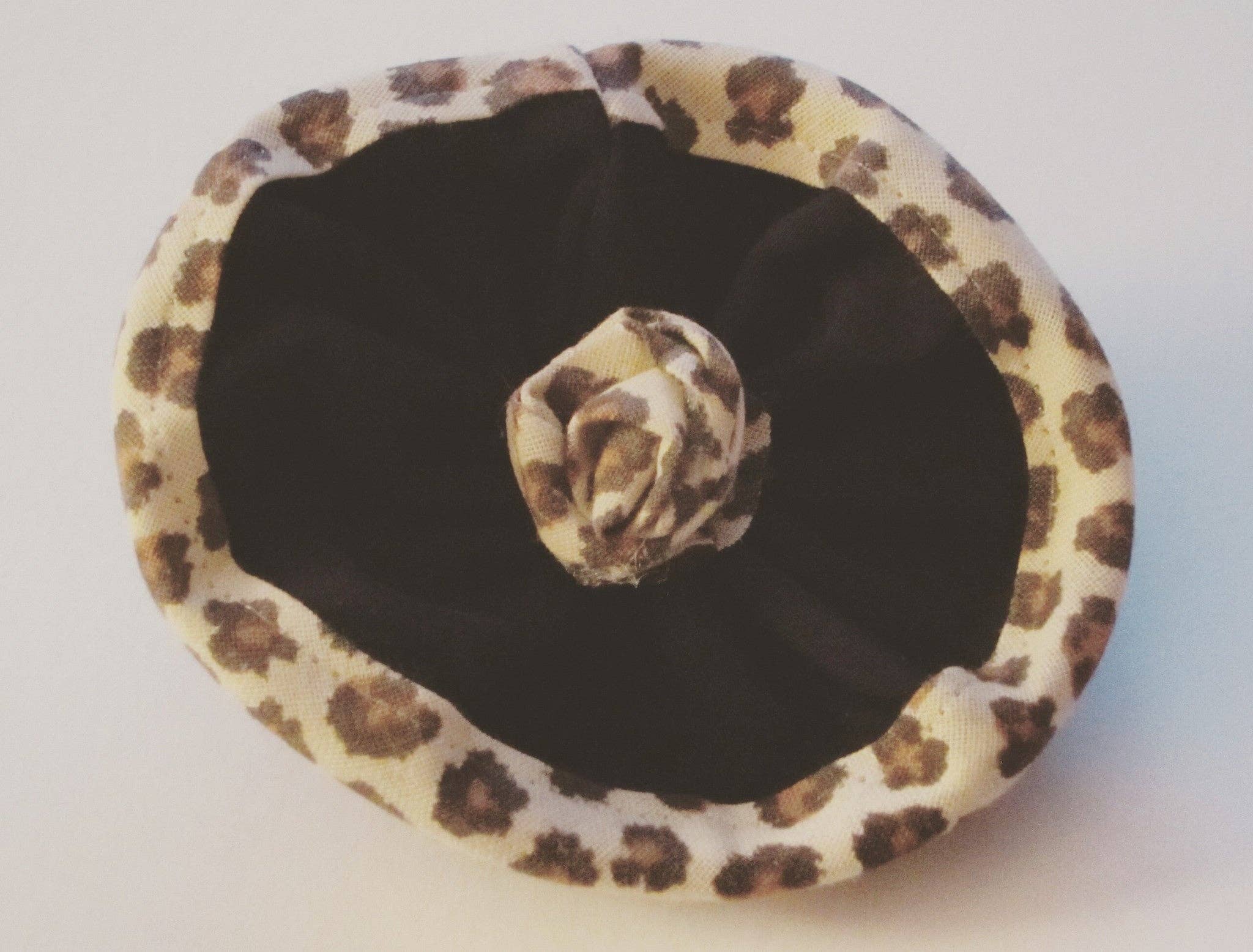Style Showroom – wholesale Brooch – Ladies Black Corsage With Leopard Print Trim0