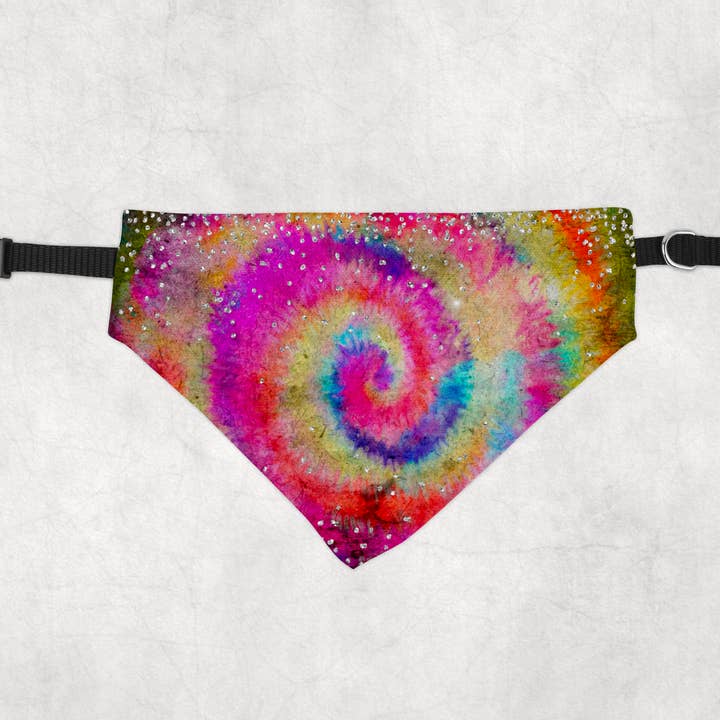 Vintage Tie-Dye Swirl Pet Bandana för wholesale av The Goblin Saloon