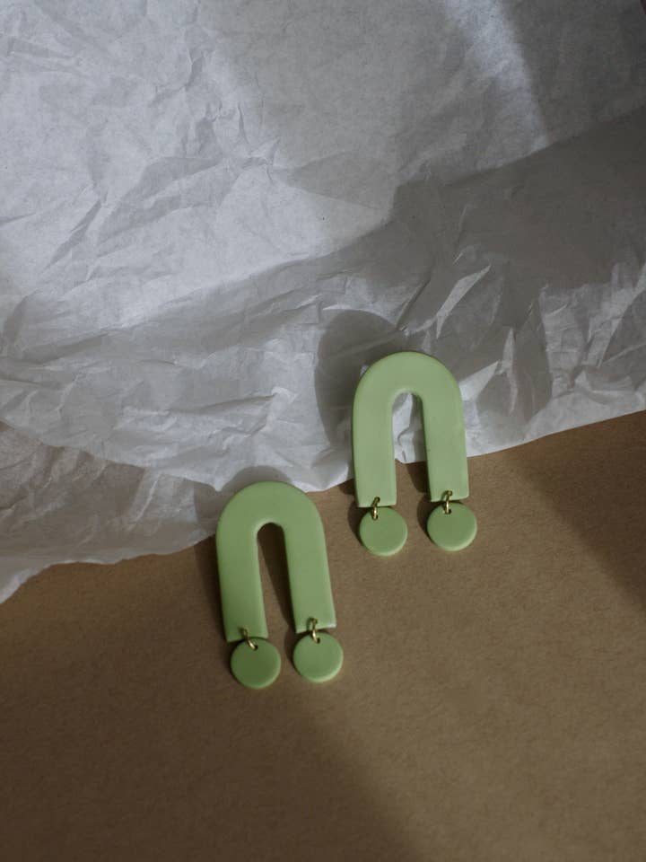 Pistazien Dangles für den Großhandel von Xenia Studio