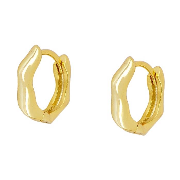 Boucles d'oreilles Diagonal Huggies pour la vente par JEWELS BY AGATHE