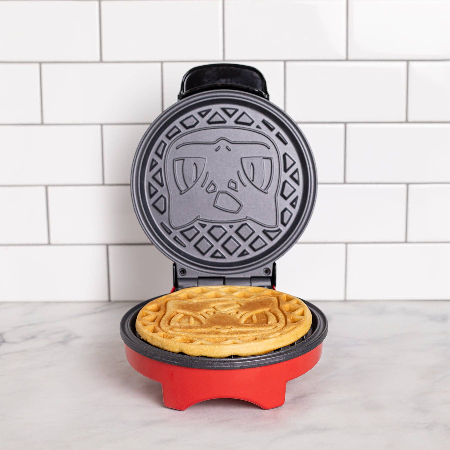 Uncanny Brands - Wholesale Kitchen Appliance - Uncanny Brands Pokemon Bulbasaur Waffle Maker3