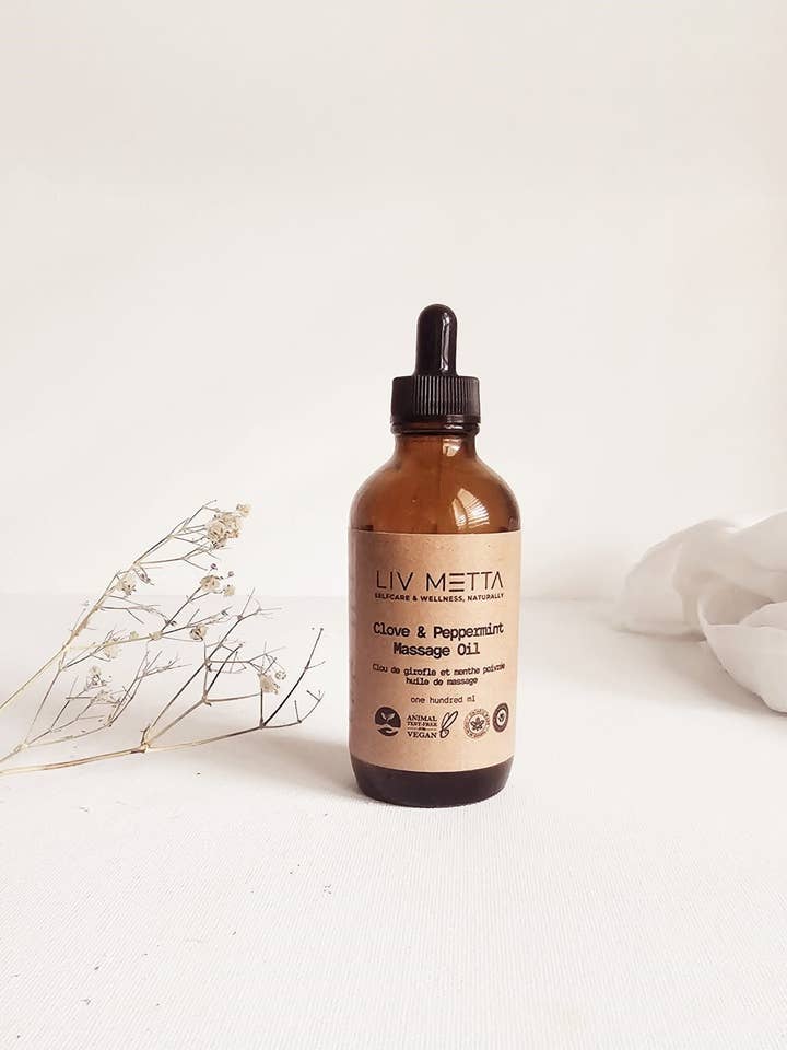 Clove & Peppermint Massage Oil for wholesale by Liv Metta