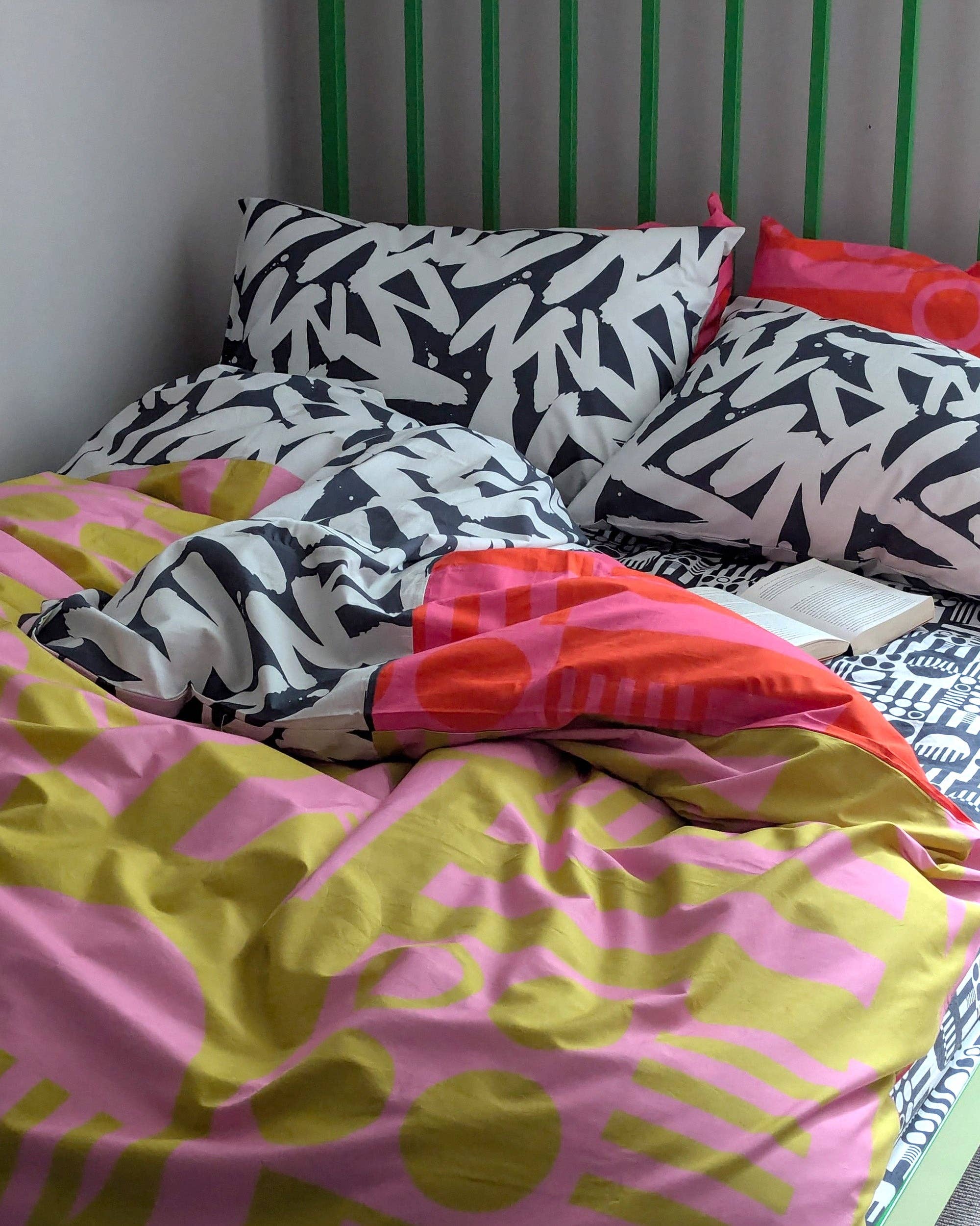 Irregular Sleep Pattern – wholesale Bedding set – Reversible Duvet Set x Paradox4