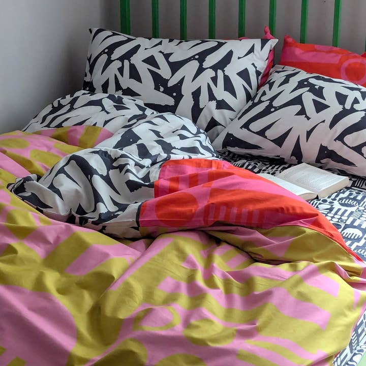 Irregular Sleep Pattern – wholesale Bedding set – Reversible Duvet Set x Paradox4