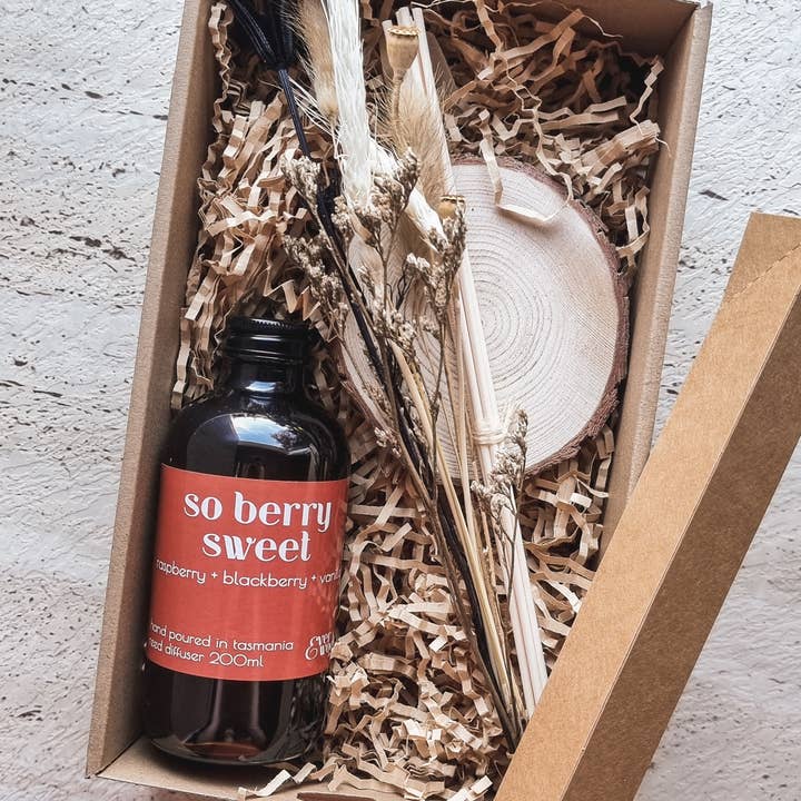 Everwood Candle Co. - Wholesale Reed Diffuser - 'So Berry Sweet' Botanical Reed Diffuser 200ml