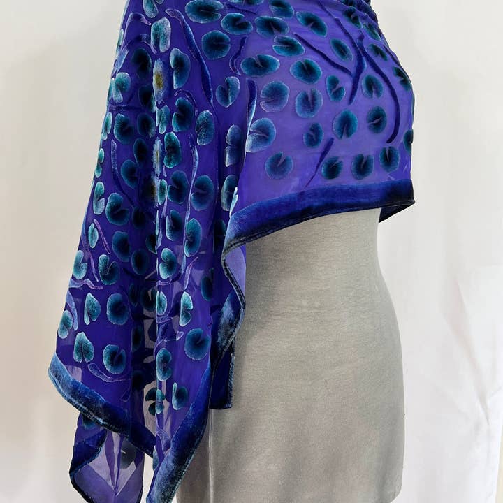 Sherit Levin Textiles - Venta al por mayor Bufanda - Mujer - Bufanda o chal Violet Devoré Burnout Velvet Lily Pads