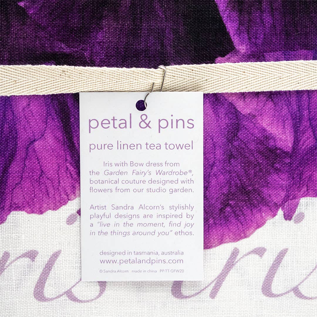petal & pins – Engroshandel Viskestykke – Blomstret rent linned viskestykke - Lilla iris med sløjfedesign1