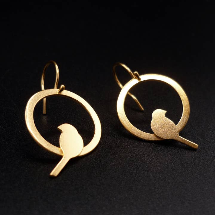 Goldene Vogel-Ohrringe für den Großhandel von A PART BIJOUX