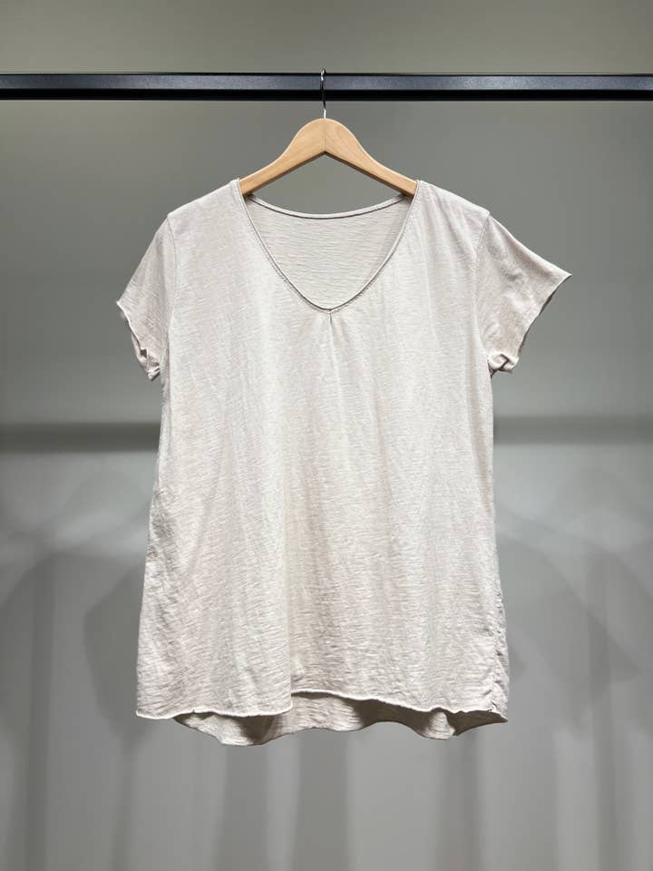L'Emotion - Wholesale T-Shirt - Women's - Short Sleeve Round Neck T-Shirt 100% Cotton