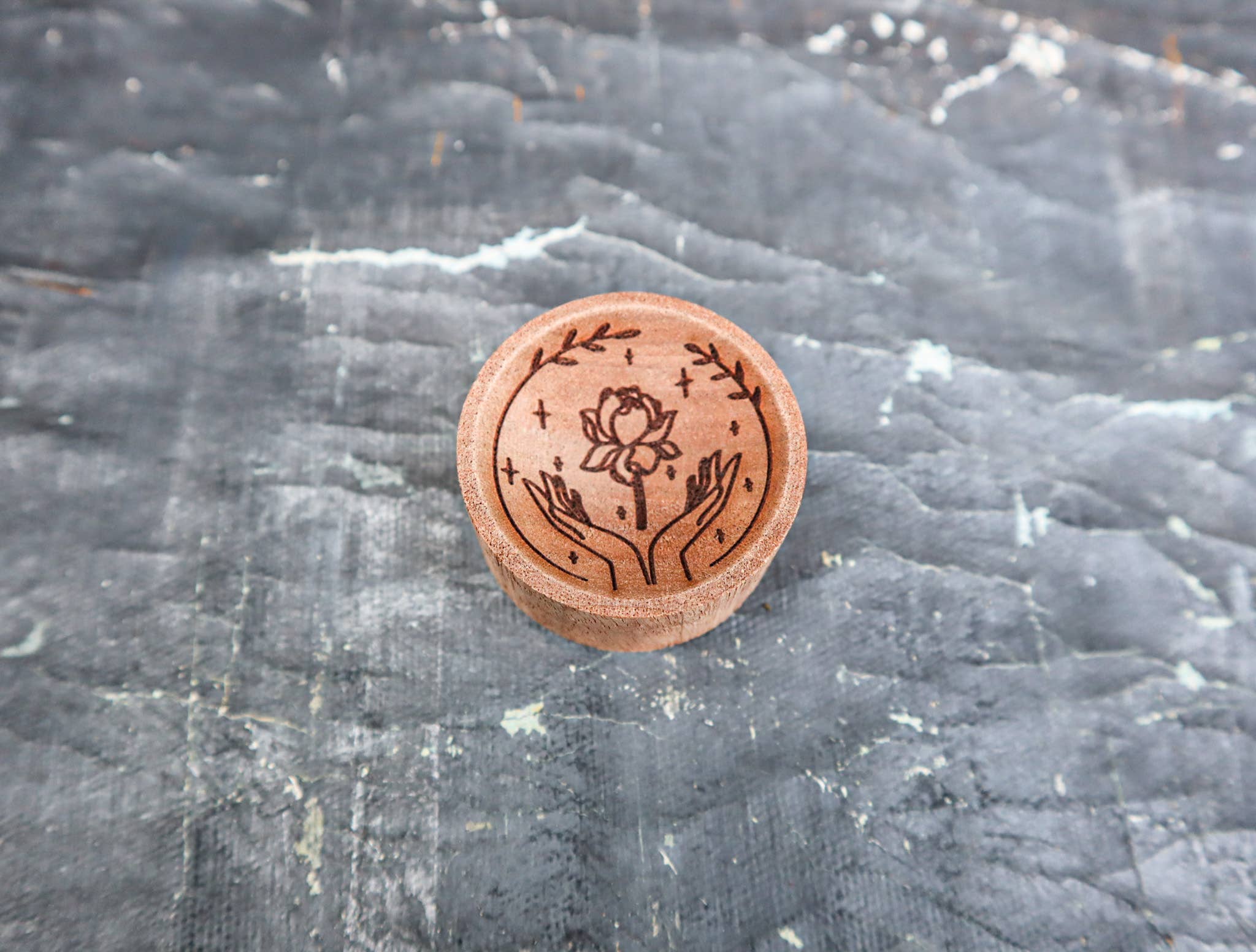 Plantish - Wholesale Car Freshener - Unisex - Hand Rose - Wooden Essential Oil Diffuser for Car2