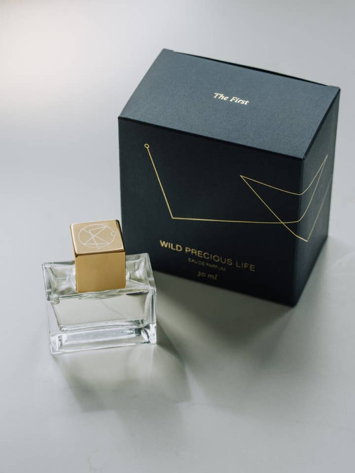 Le premier | Parfum pour la vente par Firestone Sisters