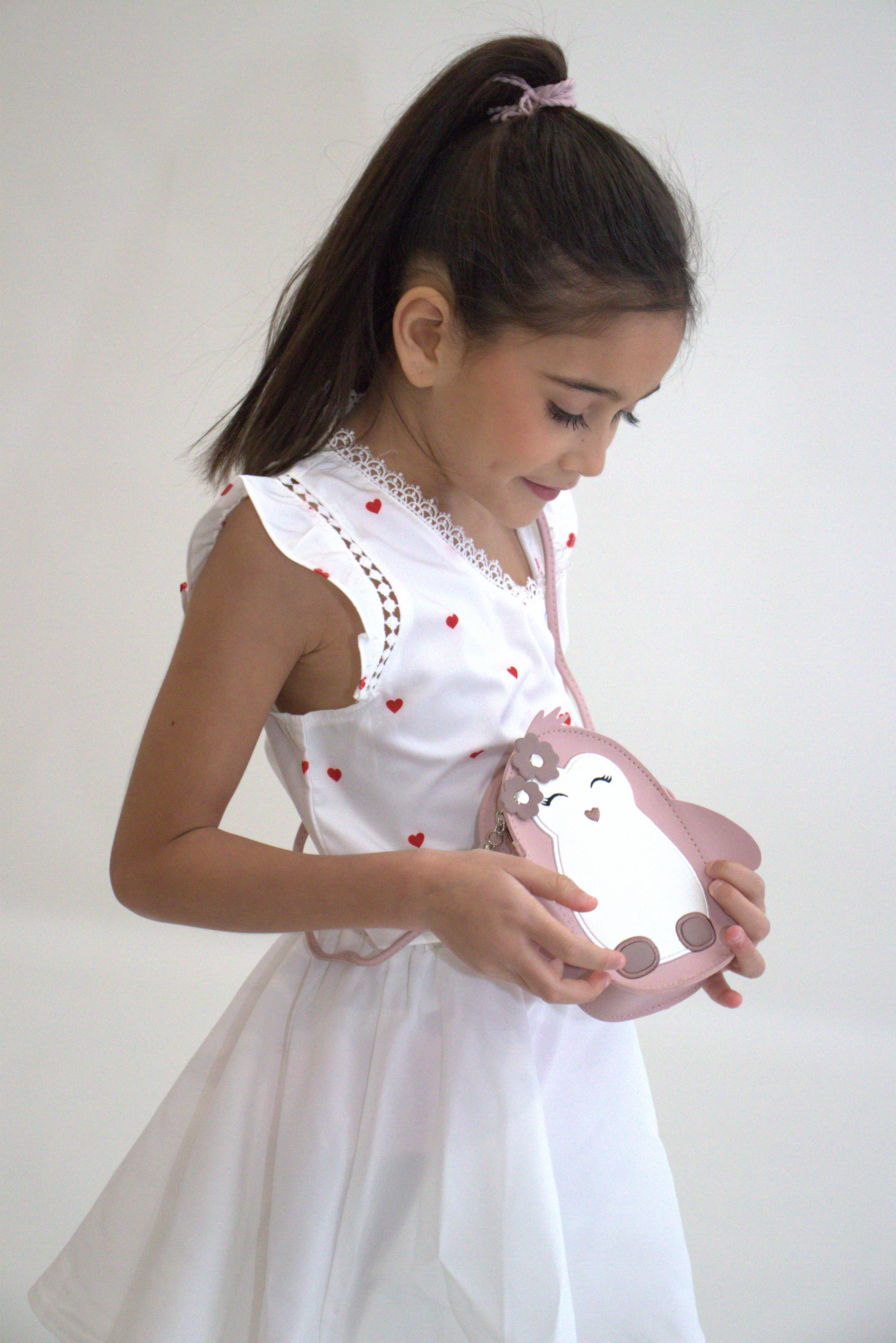 Yuko B - Vente Sac à bandoulière – enfant - Sac bandoulière Litchi - L'adorable Bébé Pinguin Rose13