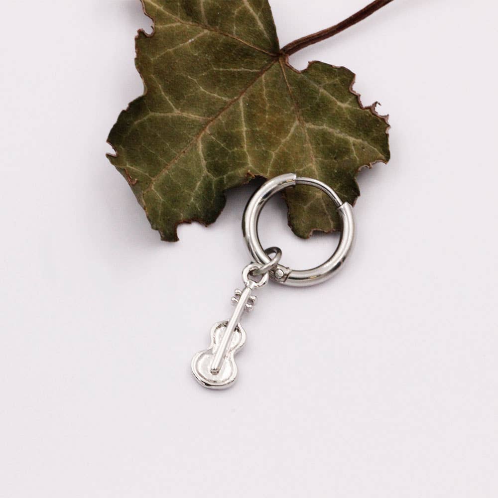 Awaken – Brinco único por atacado – Argola com pingente de guitarra - PO-1371