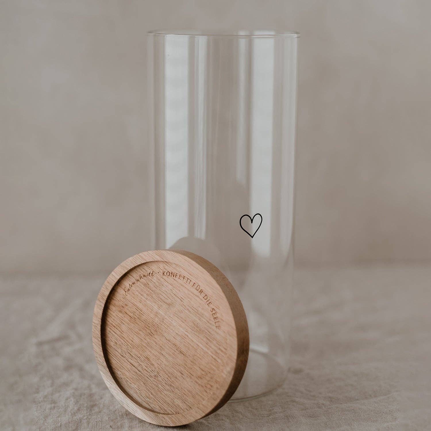 Eulenschnitt – Engroshandel Madbeholder – Opbevaringsglas hjerte sort 25cm (VE = 4 stk)1