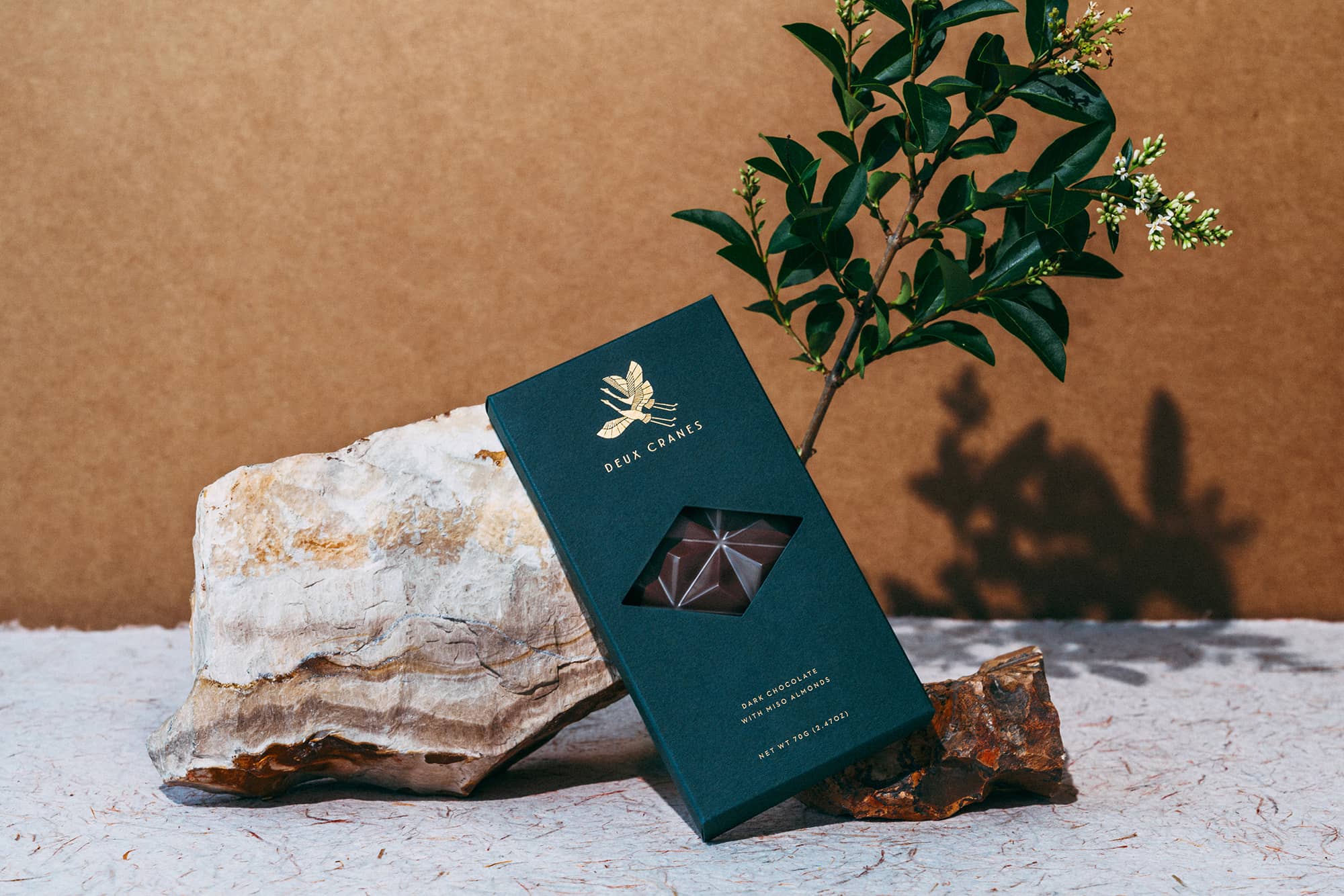 Deux Cranes - Vente Barre chocolatée - Chocolat noir aux amandes Miso (sans produits laitiers)3