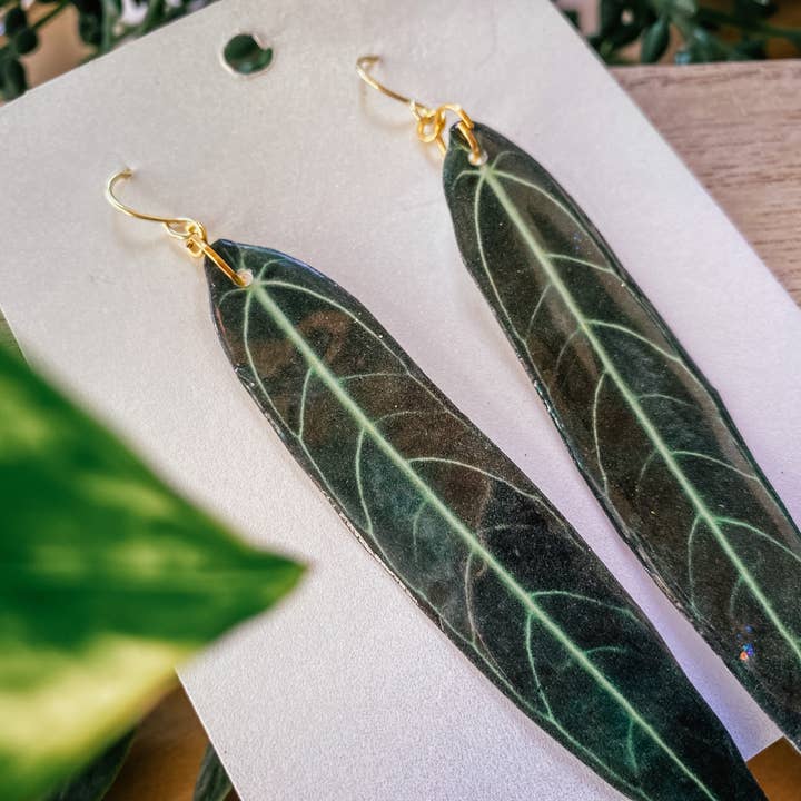 hethr - Wholesale Dangle Earrings - Queen Anthurium Plant Leaf Earring, Magnet, Pin, Decor