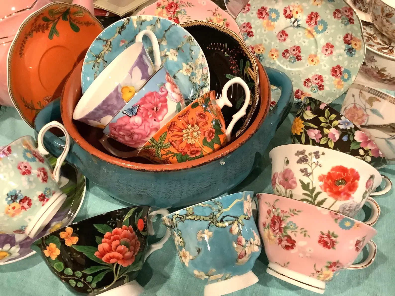 All Little Cute Things - Wholesale Tea Set - Assortment Fiesta Teacups Catering, Event Planner Restaurant6