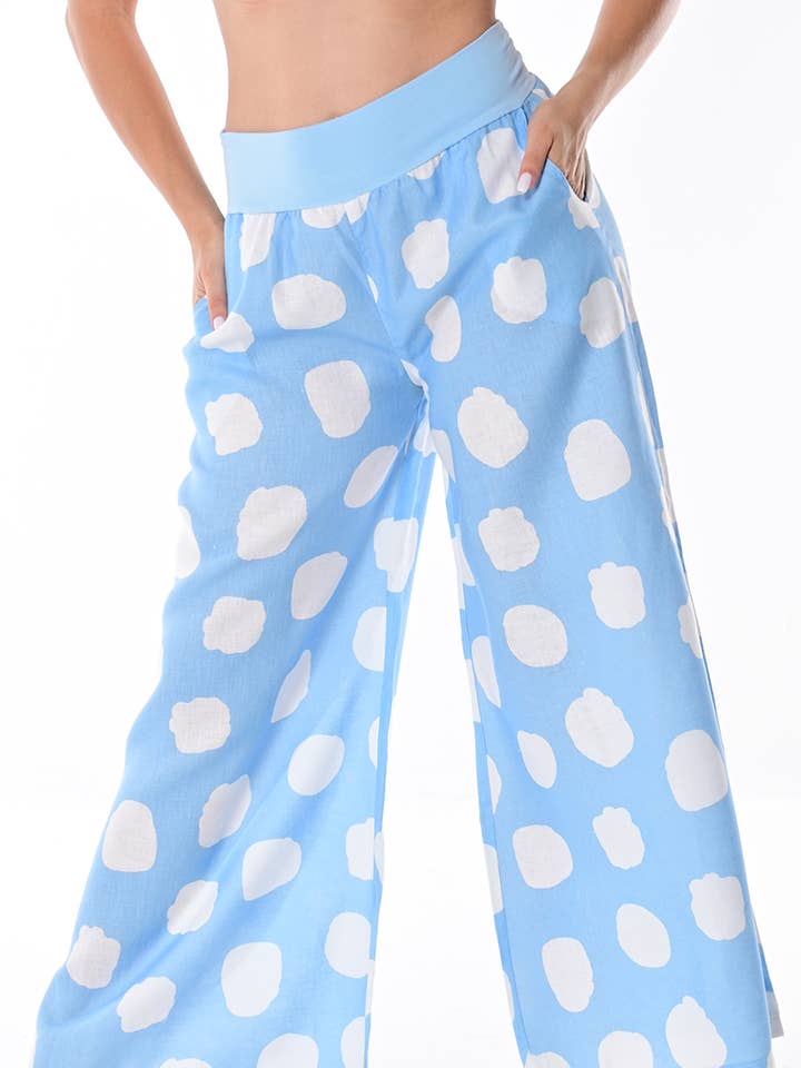 Pantalon à jambes larges en lin pour femme avec imprimé à pois et nuages de la marque AZUCAR pour la vente par Azucar & Bohio