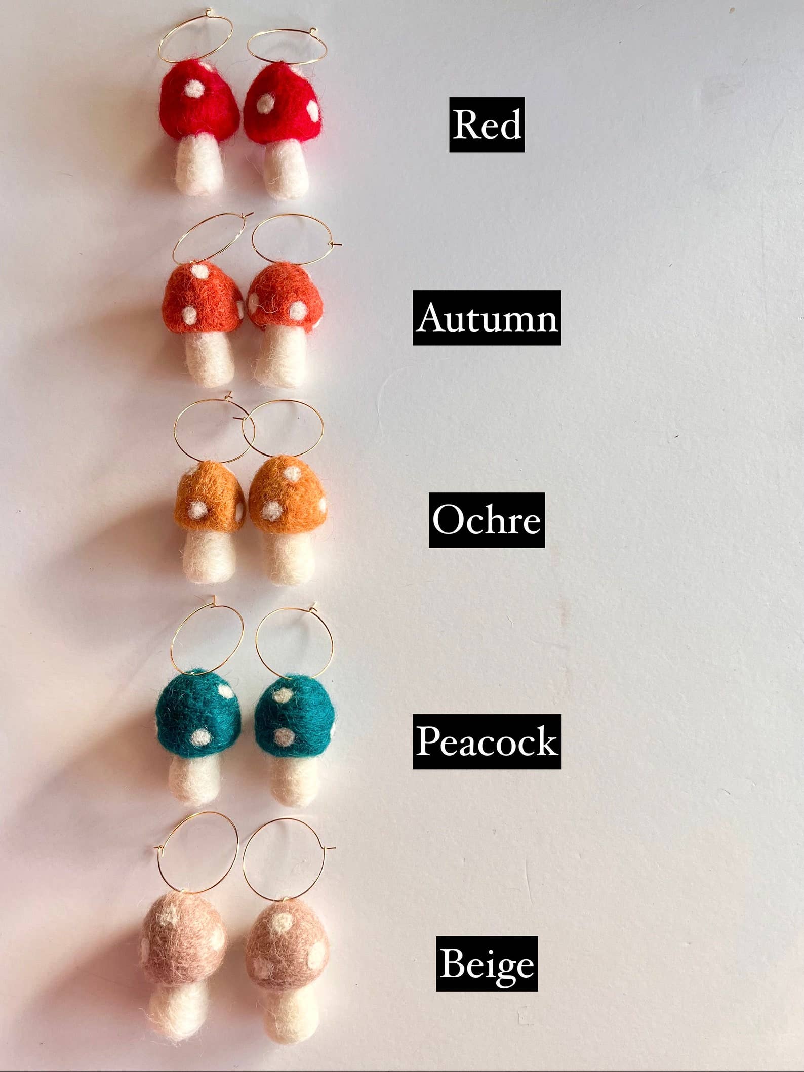 Honey Loom Designs - Wholesale Hangende/ronde oorbellen - Paddenstoel Herfst Vilt Oorbel7