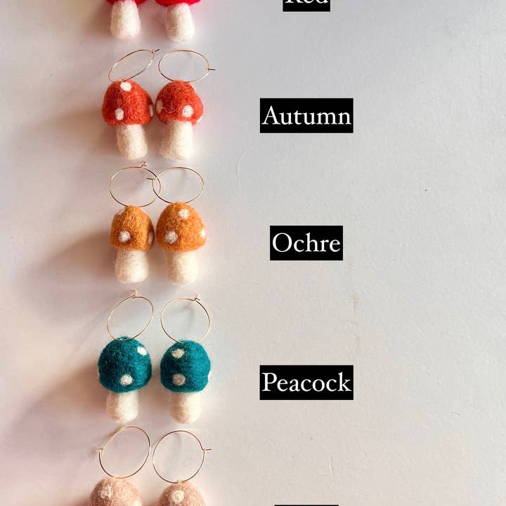 Honey Loom Designs - Wholesale Hangende/ronde oorbellen - Paddenstoel Herfst Vilt Oorbel7