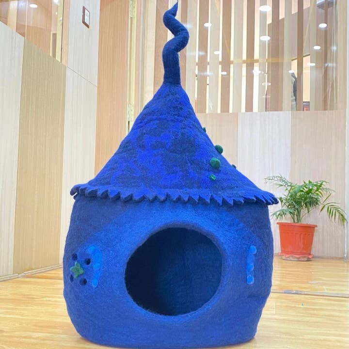 Woolen Cat Cave House from 100% Pure Sheep Wool for wholesale by Woollyfelt