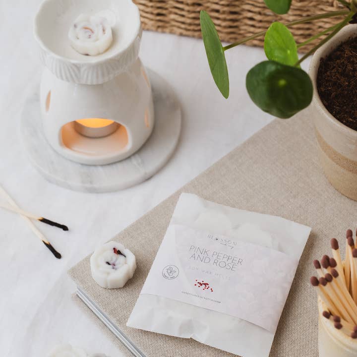 Blossom & Ivy Botanicals - Wholesale Wax Melt - Pink Pepper and Oud | Botanical Soy Wax Melts