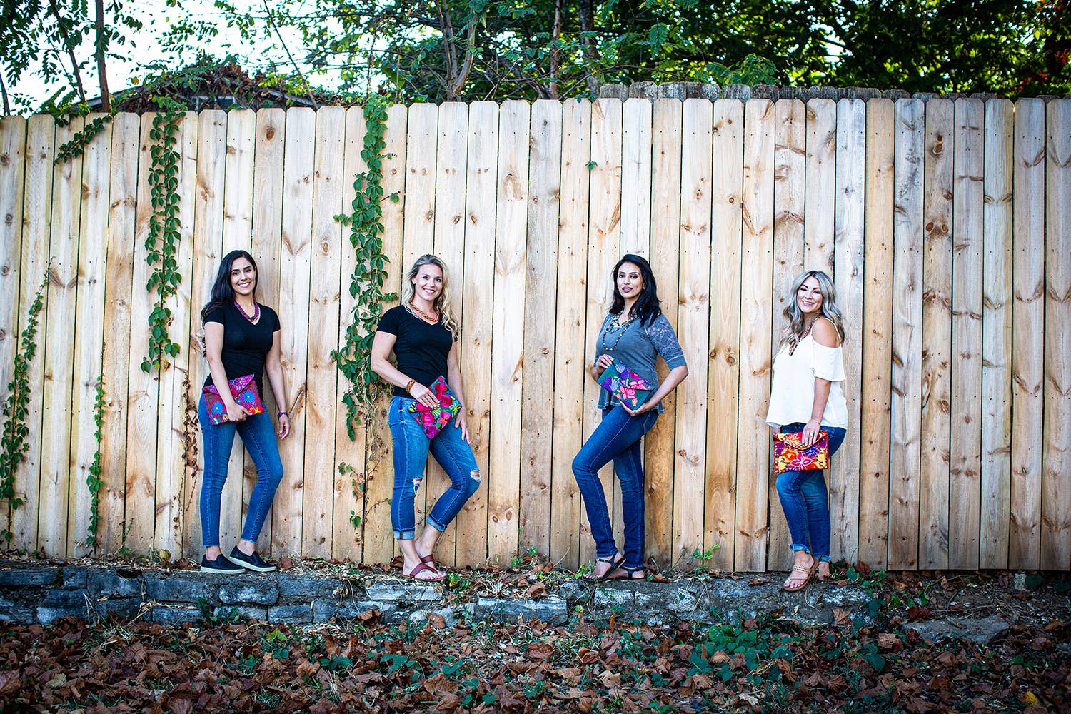 Lucia's Imports - Vendita all'ingrosso Pochette - Donna - Fiesta Clutch Piccola2