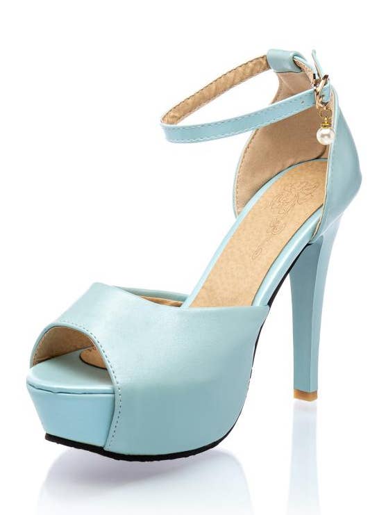 Retro Strappy Pumps for wholesale by Atixo GmbH (Belsira)