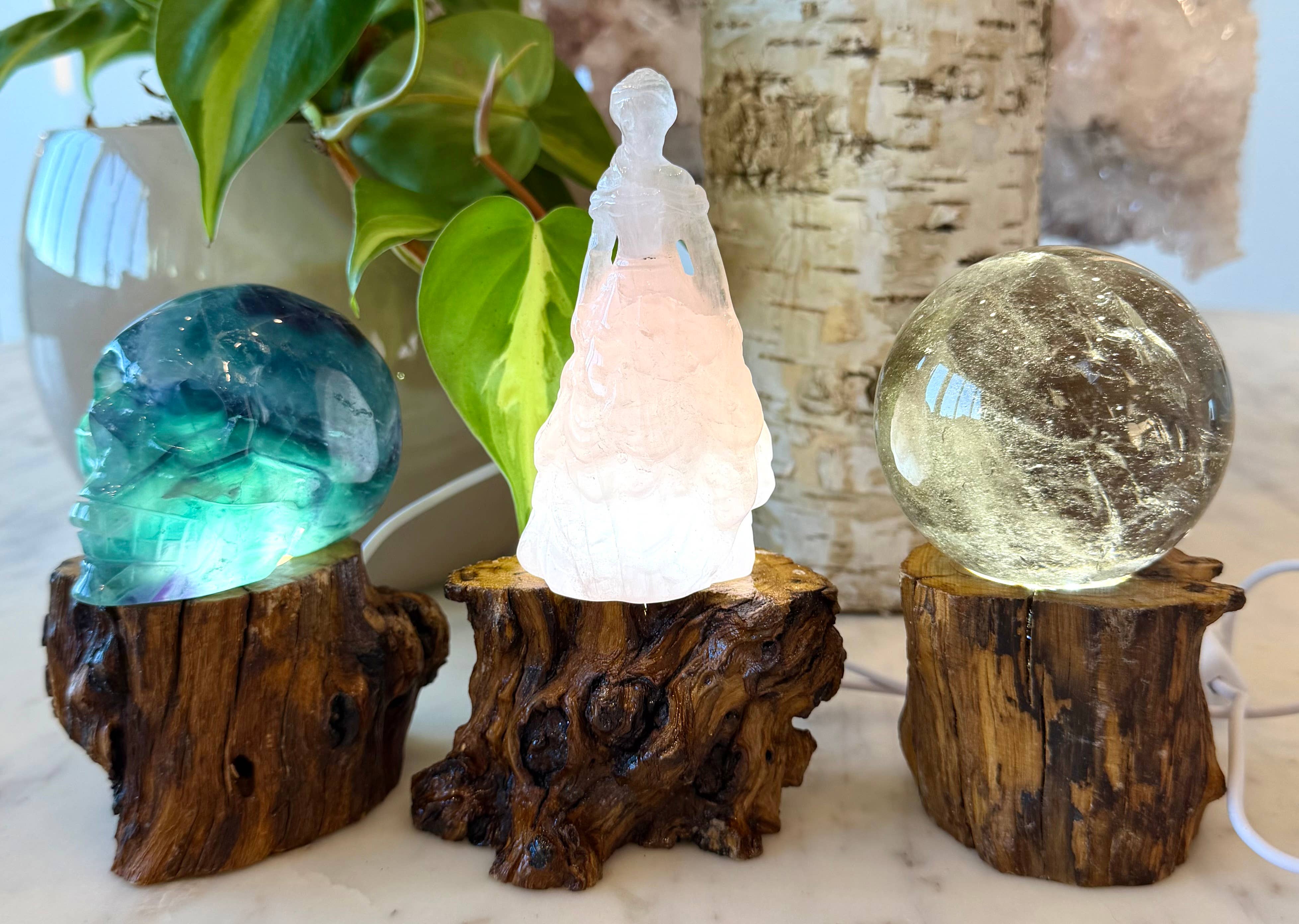 KayleeNYC – wholesale Decorative tabletop object – USB powered Wooden LED light stand3